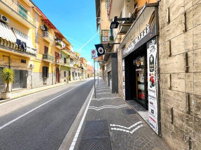 Locale Commerciale in vendita a Municipalità 8, Piscinola