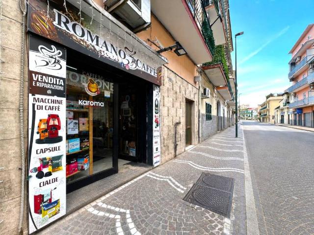 Locale Commerciale in vendita a Municipalità 8, Piscinola