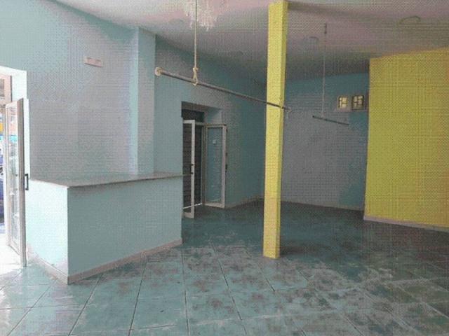 Locale Commerciale in vendita a Municipalità 7, Campania