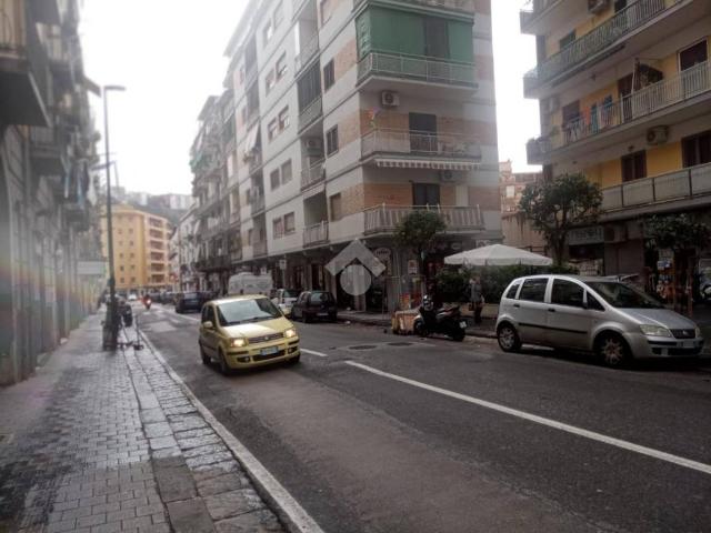 Locale Commerciale in vendita a Municipalità 10, Campania