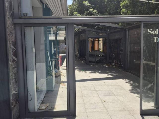 Locale Commerciale in vendita a Municipalità 10, Campania