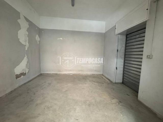 Locale Commerciale in vendita a Municipalità 10, Campania