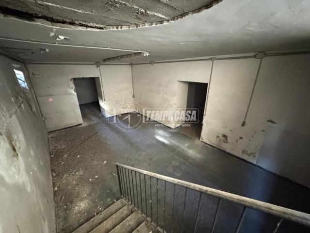 Locale Commerciale in vendita a Municipalità 7, Campania