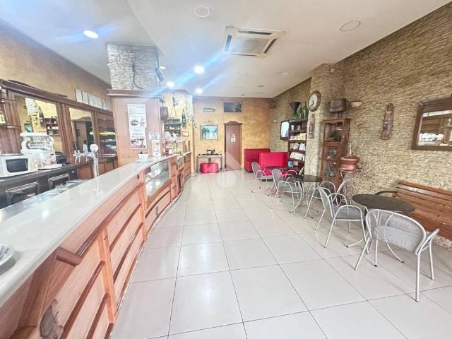 Locale Commerciale in vendita a Municipalità 7, Campania