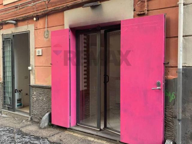 Locale Commerciale in vendita a Municipalità 5, Campania