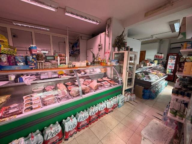 Locale Commerciale in vendita a Municipalità 10, Campania