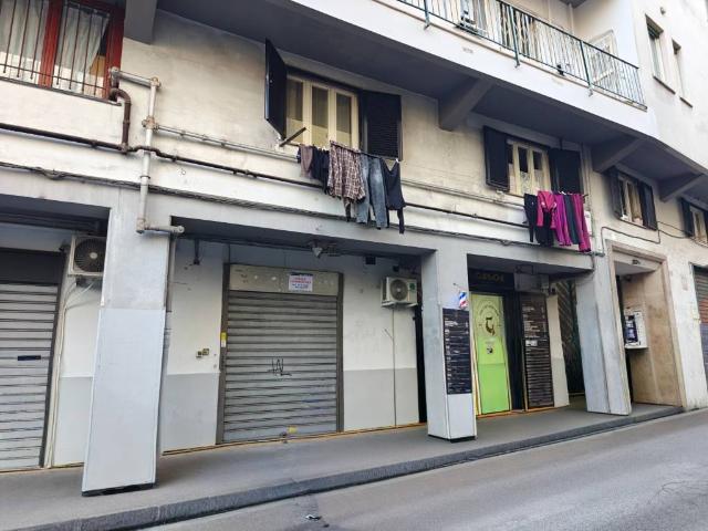 Locale Commerciale in vendita a Municipalità 5, Campania
