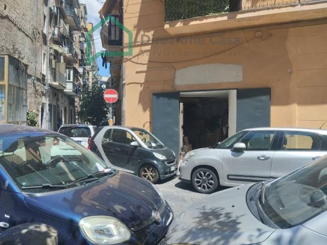 Locale Commerciale in vendita a Municipalità 2, Campania