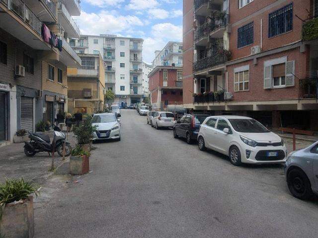 Locale Commerciale in vendita a Camaldoli, Campania