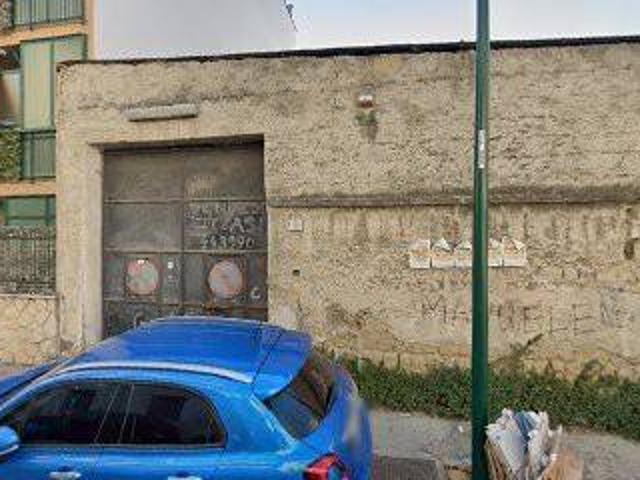 Locale Commerciale in vendita a Municipalità 7, Campania