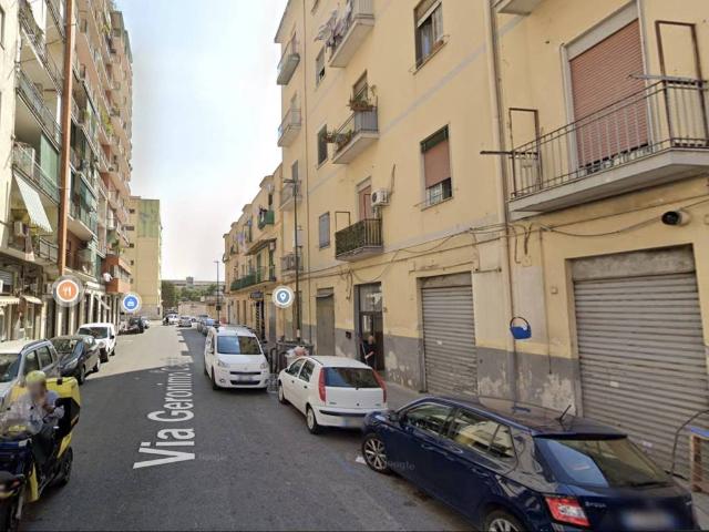 Locale Commerciale in vendita a Municipalità 4, Arenaccia