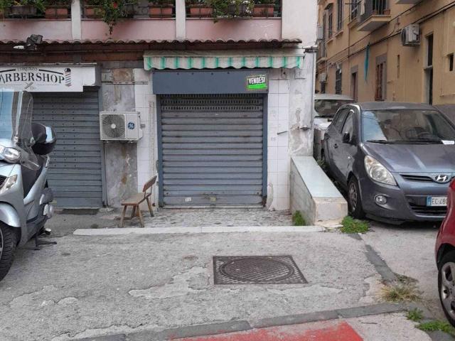 Locale Commerciale in vendita a Municipalità 5, Campania