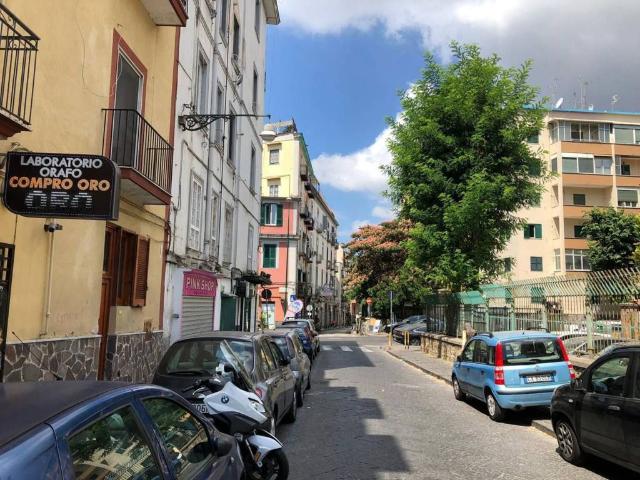 Locale Commerciale in vendita a Municipalità 5, Campania