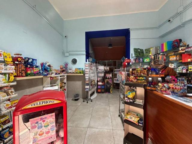 Locale Commerciale in vendita a Municipalità 4, Arenaccia