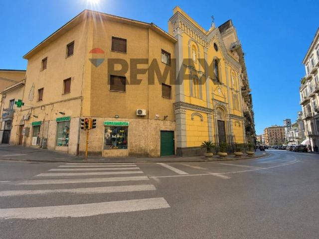 Locale Commerciale in vendita a Municipalità 1, Campania