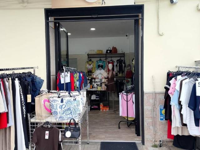 Locale Commerciale in vendita a Municipalità 6, Campania