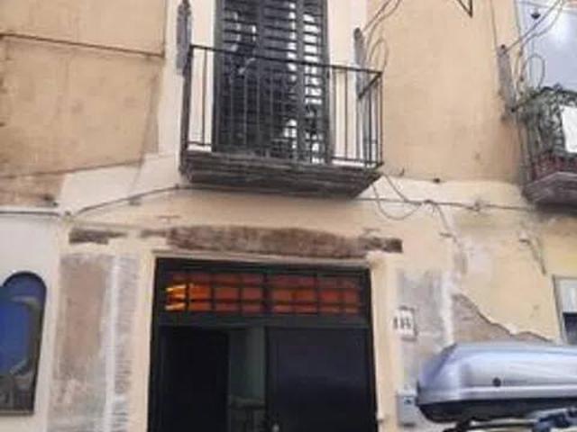 Locale Commerciale in vendita a Municipalità 2, Campania