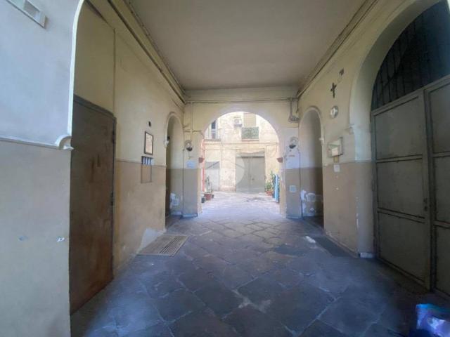 Locale Commerciale in vendita a Municipalità 4, Arenaccia