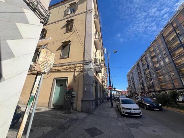 Locale Commerciale in vendita a Municipalità 4, Campania