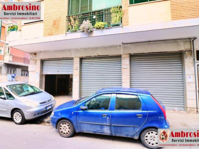 Locale Commerciale in vendita a Municipalità 7, Campania