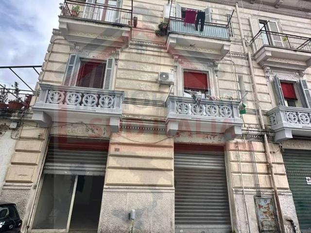 Locale Commerciale in vendita a Municipalità 7, Campania