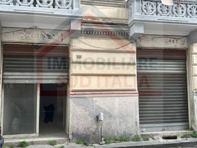 Locale Commerciale in vendita a Municipalità 7, Campania
