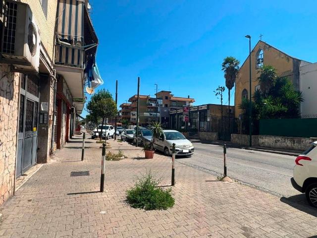 Locale Commerciale in vendita a Municipalità 7, Casavatore