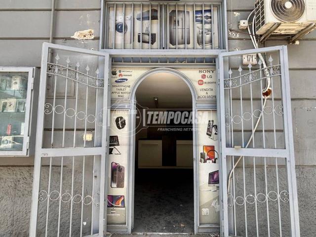 Locale Commerciale in vendita a Municipalità 4, Arenaccia