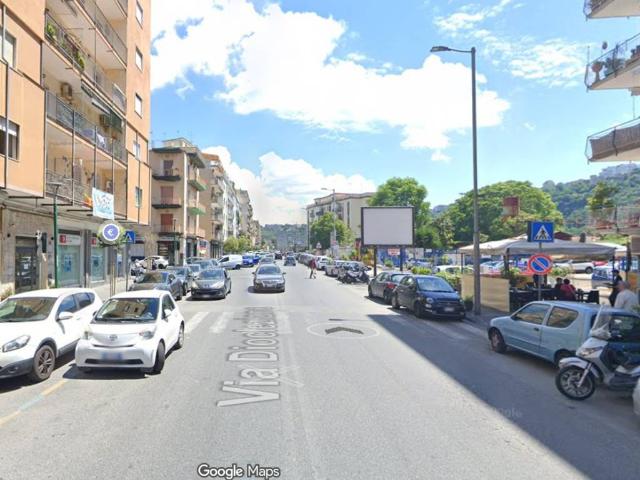 Locale Commerciale in vendita a Municipalità 10, Campania