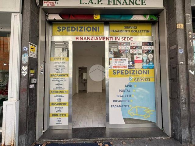 Locale Commerciale in vendita a Municipalità 4, Arenaccia
