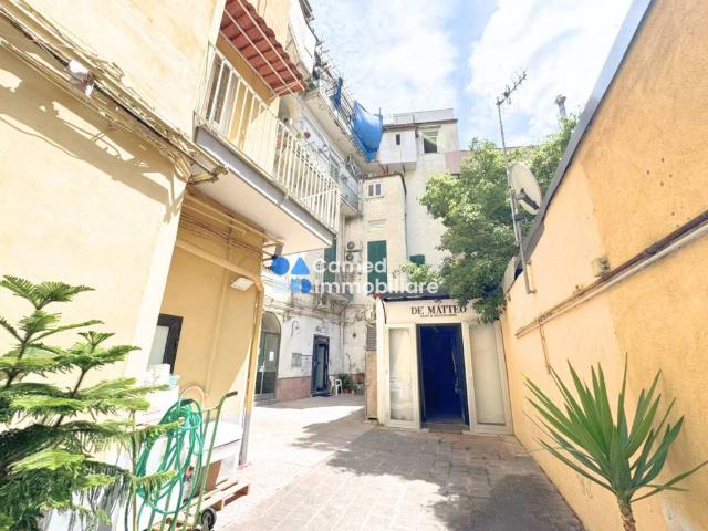 Locale Commerciale in vendita a Municipalità 5, Campania