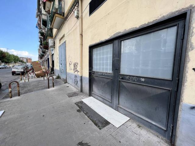 Locale Commerciale in vendita a Municipalità 4, Arenaccia