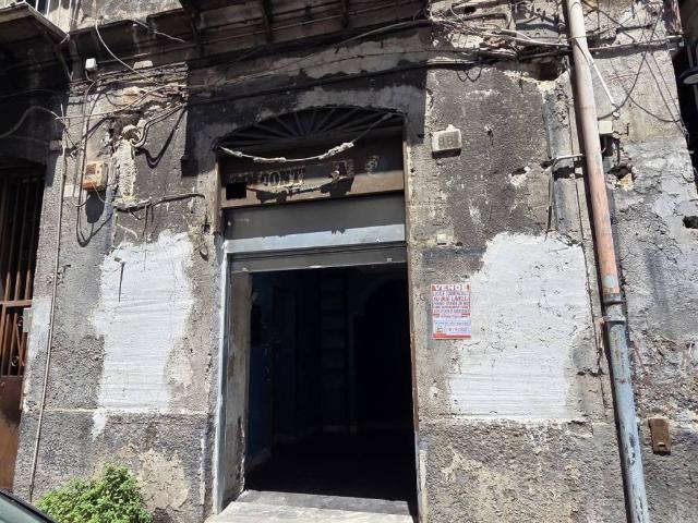Locale Commerciale in vendita a Municipalità 4, Borgo Sant'antonio Abate