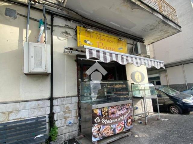 Locale Commerciale in vendita a Municipalità 7, Campania