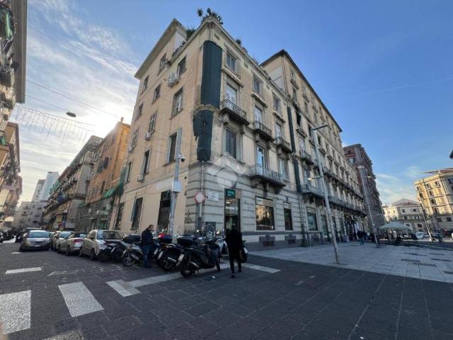 Locale Commerciale in vendita a Municipalità 2, Mercato