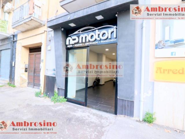 Locale Commerciale in vendita a Municipalità 7, San Pietro A Patierno