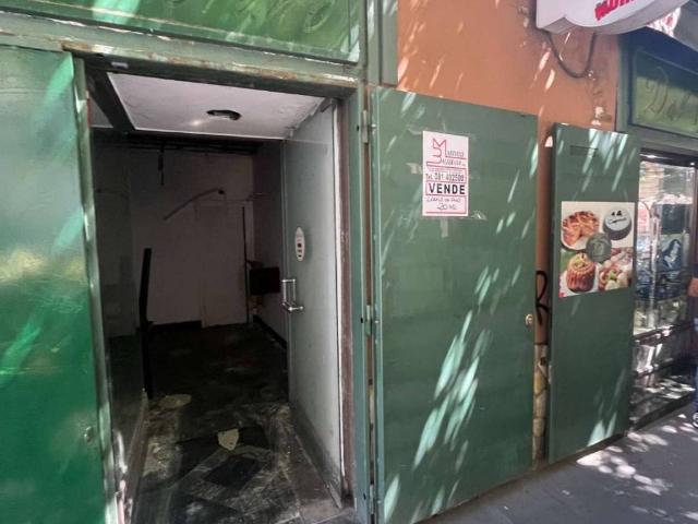 Locale Commerciale in vendita a Municipalità 2, Campania
