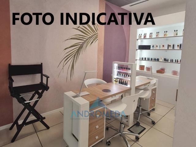 Locale Commerciale in vendita a Municipalità 5, Campania