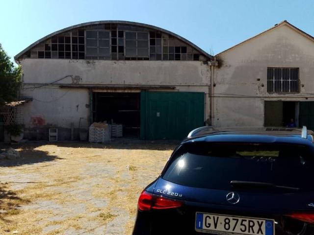 Locale Commerciale in vendita a Municipalità 6, San Giovanni A Teduccio