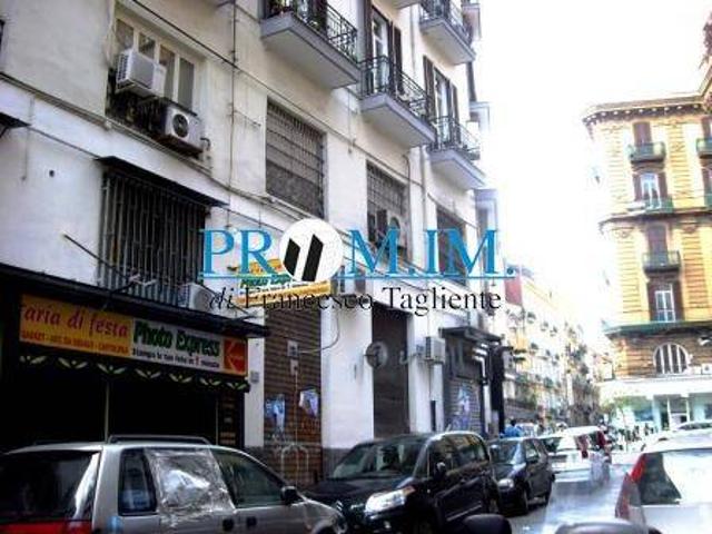 Locale Commerciale in vendita a Municipalità 2, Campania