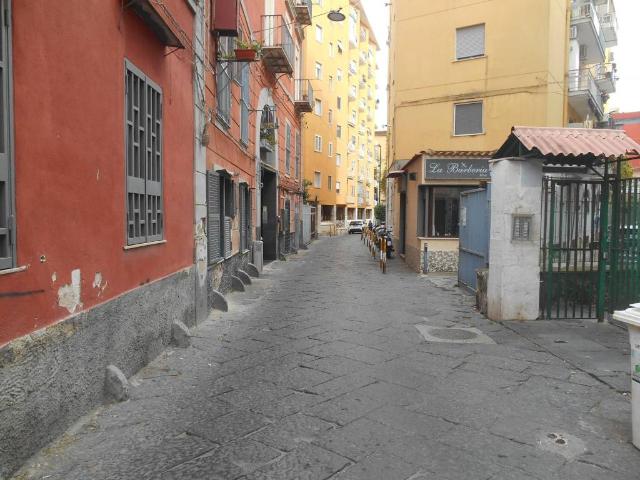 Locale Commerciale in vendita a Municipalità 5, Campania