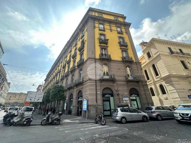 Locale Commerciale in vendita a Municipalità 2, Campania