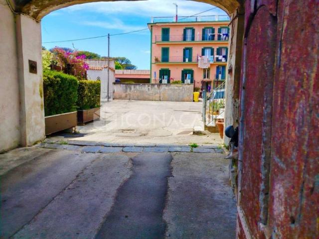 Locale Commerciale in vendita a Cupa Spinelli, Campania