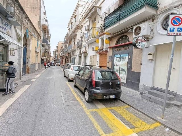 Locale Commerciale in vendita a Municipalità 6, Campania