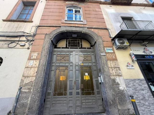 Locale Commerciale in vendita a Municipalità 2, Campania