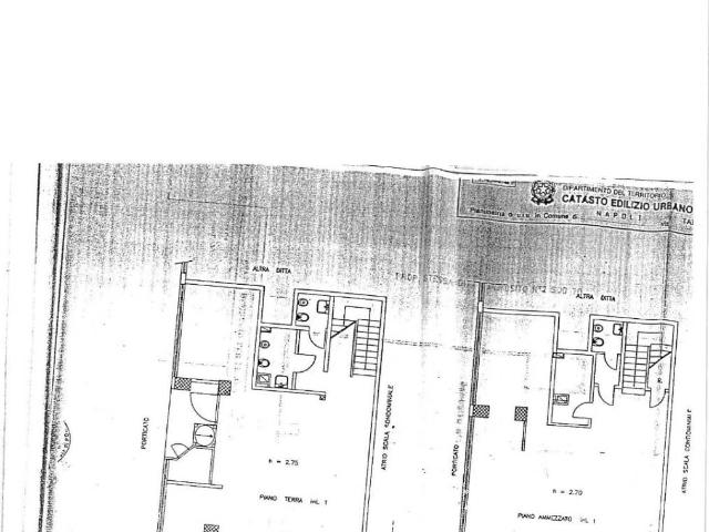 Locale Commerciale in vendita a Municipalità 4, Campania