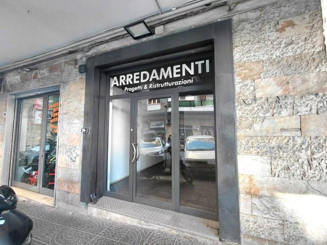 Locale Commerciale in vendita a Santa Croce, Campania