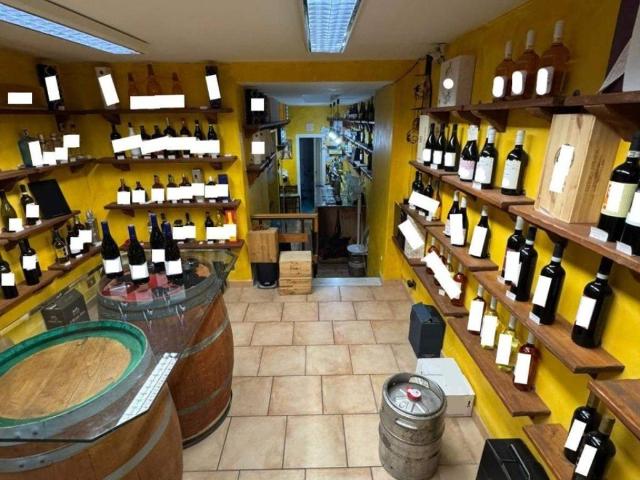 Locale Commerciale in vendita a Municipalità 5, Campania