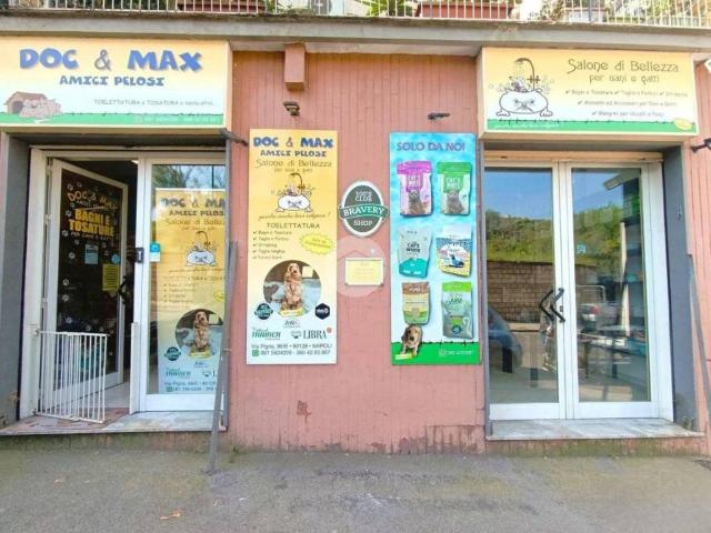 Locale Commerciale in vendita a Municipalità 5, Campania