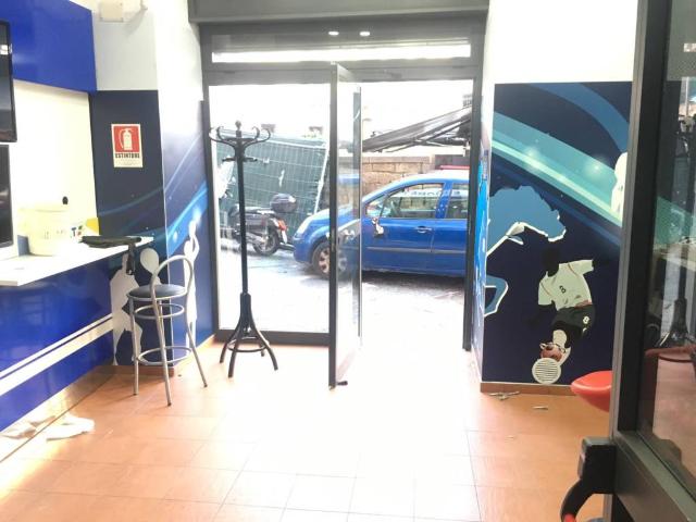 Locale Commerciale in vendita a Municipalità 1, Campania